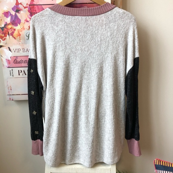 NWT Hummingbird Boho V-Neck Grey Pullover Sweater - Picture 6 of 7